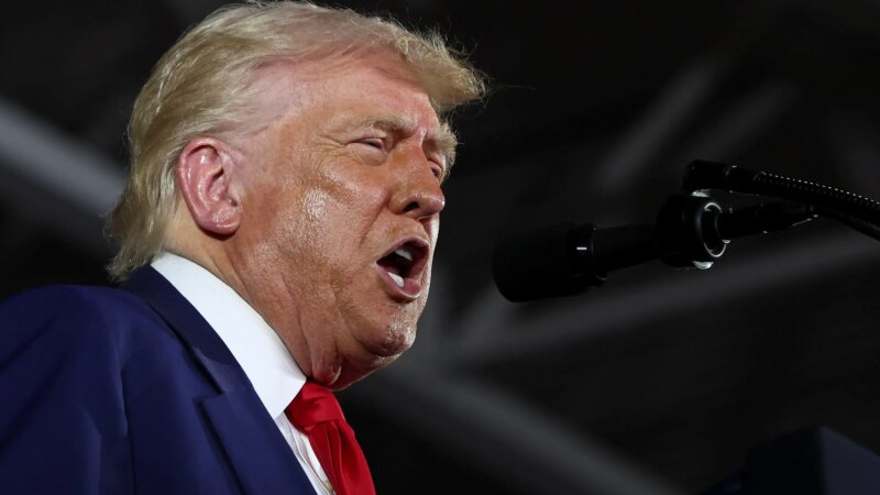 Trump Avalia Economia Americana em ‘Transição’ e Exige Corte de Juros pelo Fed