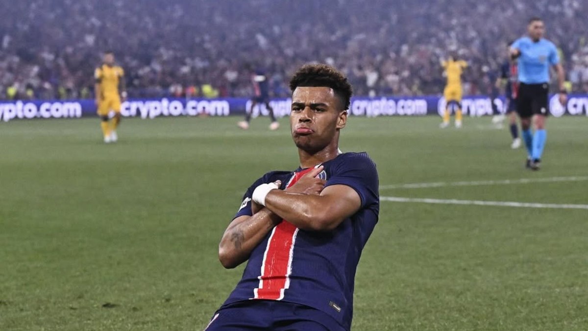 Désiré Doué: A Estrela Francesa Brilha e Conduz o PSG ao Título Inédito da Champions League