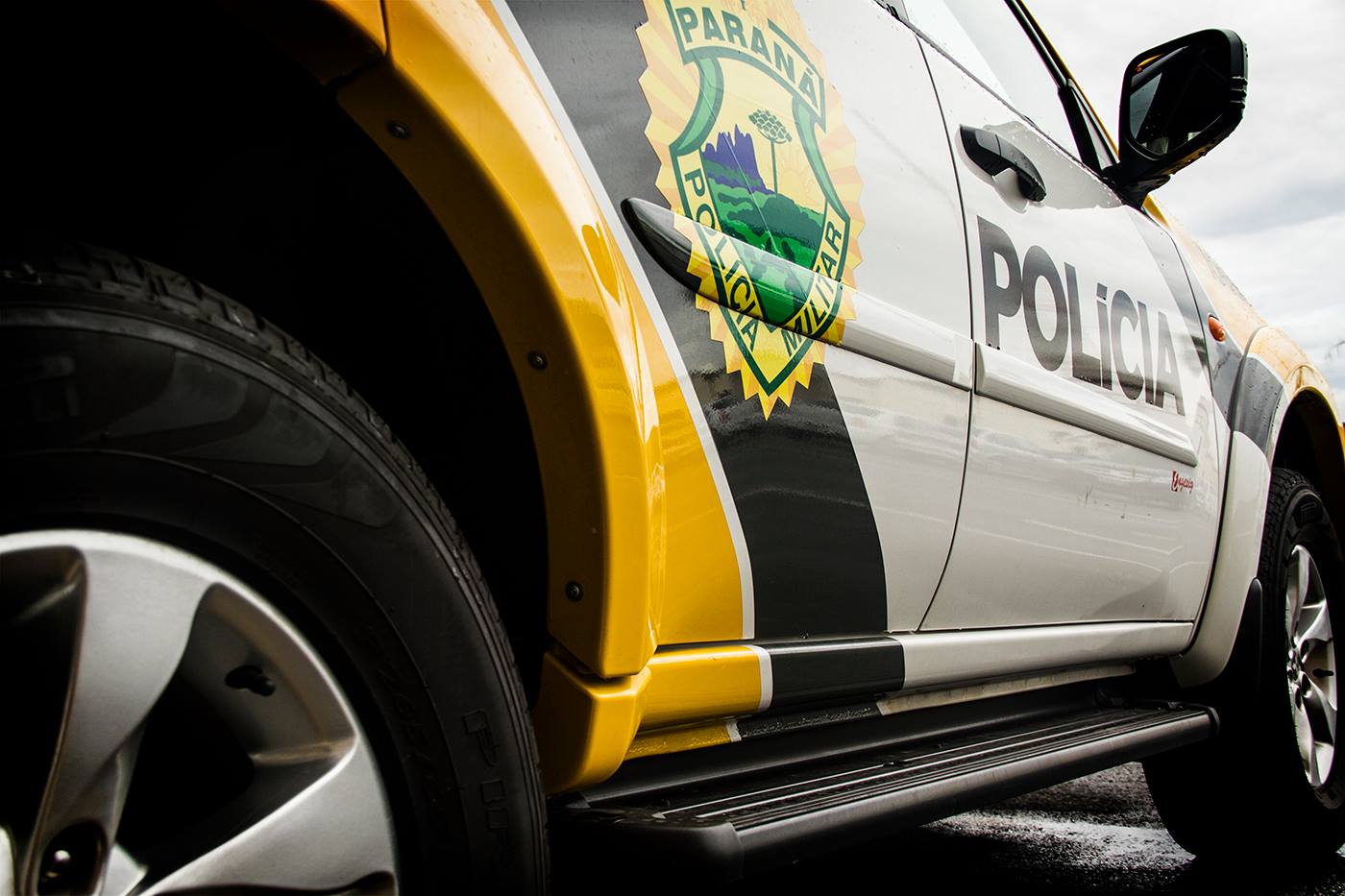 Fuga e Flagrante: Homem Detido por Desobediência e Suspeita de Tráfico em Guarapuava