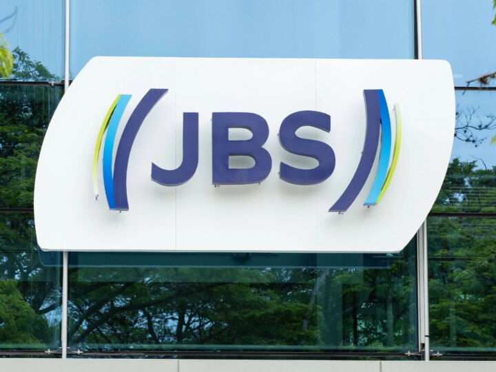 JBS Rompe Fronteiras: CVM Sinaliza Verde para Listagem Dupla Histórica no Brasil e EUA