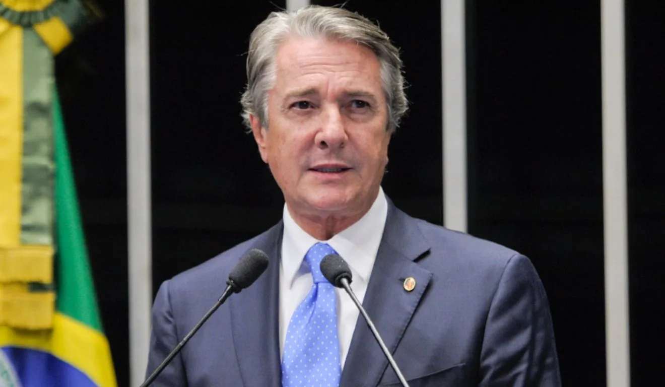 Collor, diagnosticado com Parkinson, recebe autorização para prisão domiciliar com uso de tornozeleira eletrônica