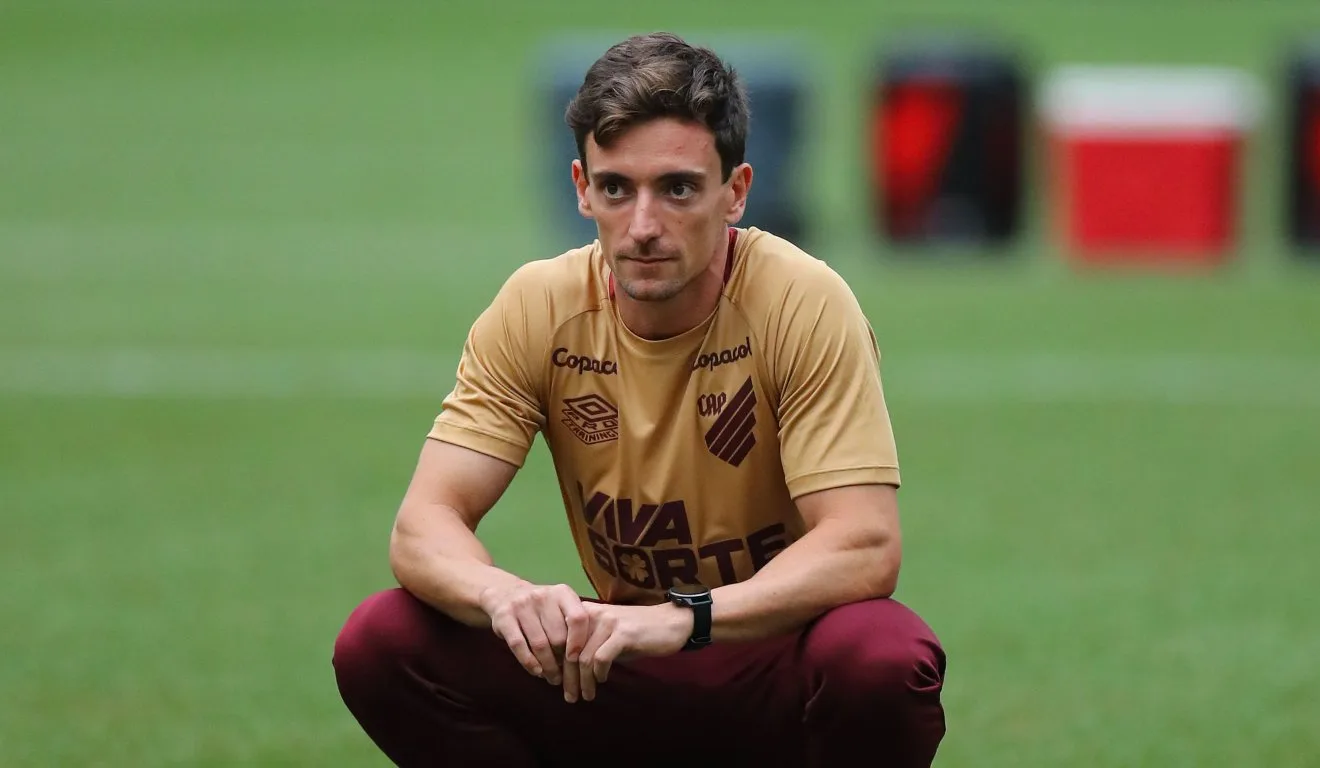 Com os pés no chão, novo técnico do Athletico assume: “Não sou mágico, mas trago soluções”