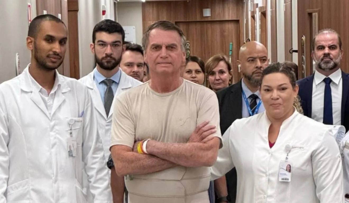 Bolsonaro Anuncia Alta Hospitalar e Promete Retorno ‘Renovado’ à Cena Política
