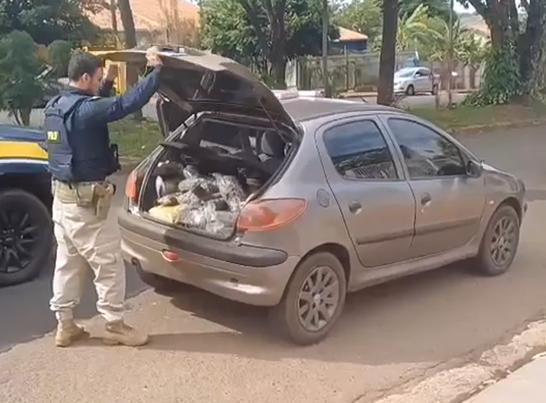 PRF apreende 70 kg de drogas após denúncia anônima em Londrina