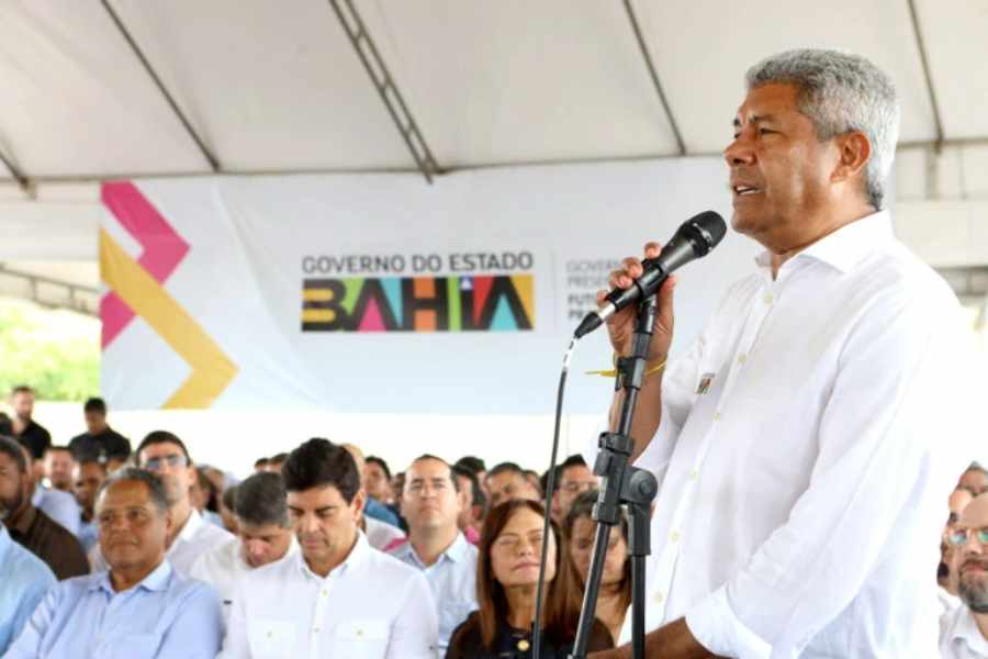 Governador da Bahia Gera Controvérsia ao Sugerir Destino Polêmico para Bolsonaro e Apoiadores