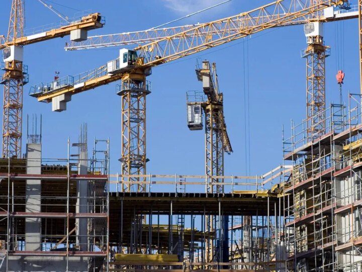 Fuga da Poupança Acende Alerta na Construção Civil: Saques Disparam e Setor Busca Alternativas