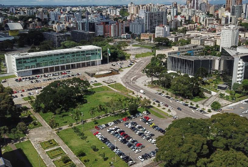 Feriado do Dia do Trabalho: Saiba o que Abre e Fecha no Paraná