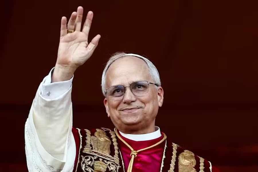Leão XIV Assume o Papado: Primeiro Papa Americano Promete Continuidade e Reforma na Igreja Católica
