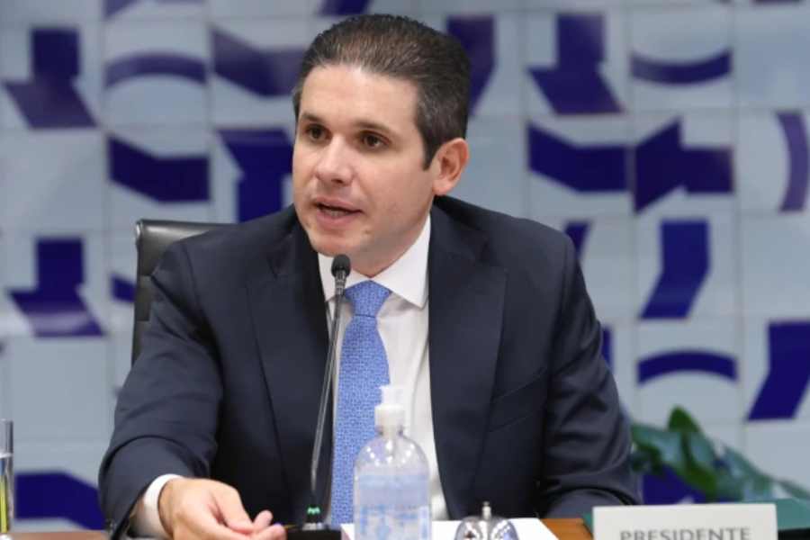 Câmara dos Deputados Acelera Votação de Projeto Polêmico que Pode Aumentar Número de Cadeiras