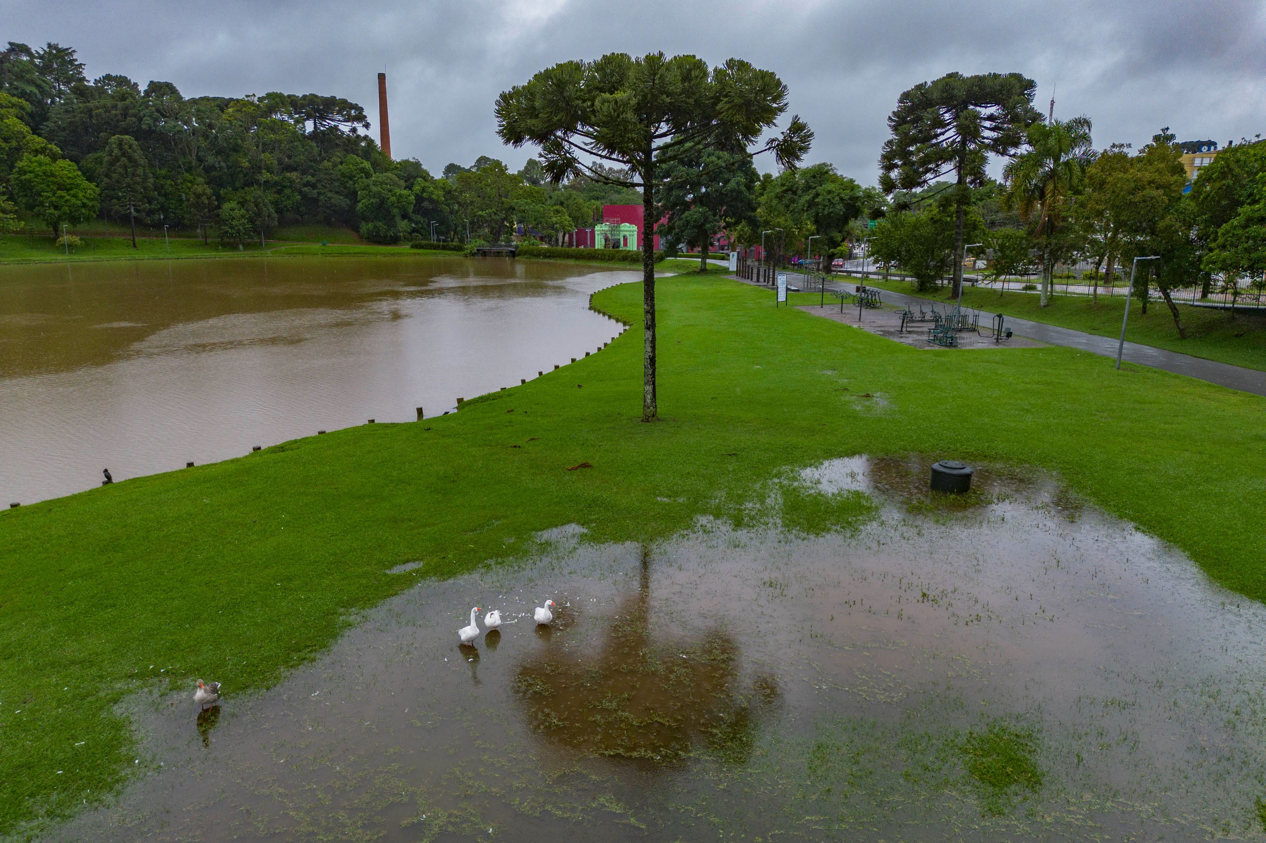 Junho trará chuva para regiões secas e, mesmo com frio, temperaturas ficarão na média