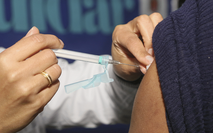 Vacina da gripe vai estar disponível durante a semana; veja os locais