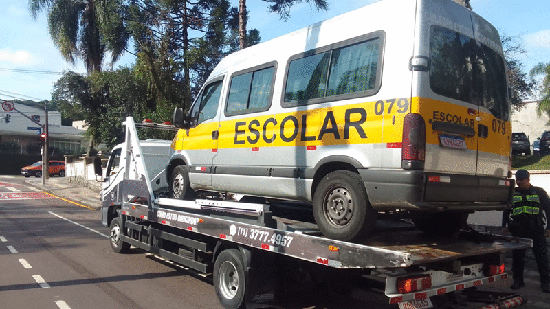 Urbs reforça ações de fiscalização contra transporte escolar irregular em Curitiba