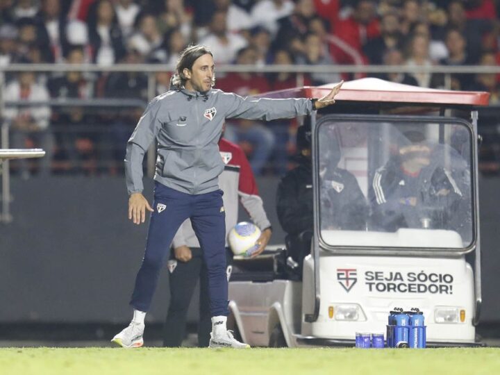 Crise no Morumbis: Jornalista Detona Zubeldía Após Derrota do São Paulo Para o Vasco