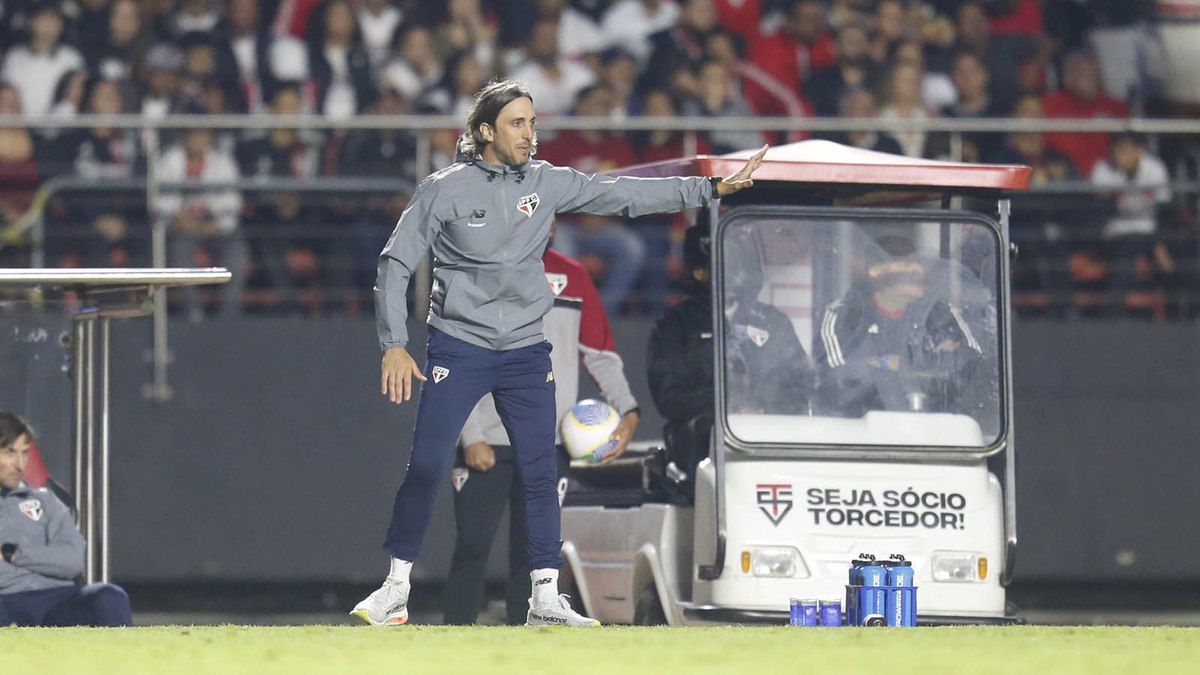 Crise no Morumbis: Jornalista Detona Zubeldía Após Derrota do São Paulo Para o Vasco
