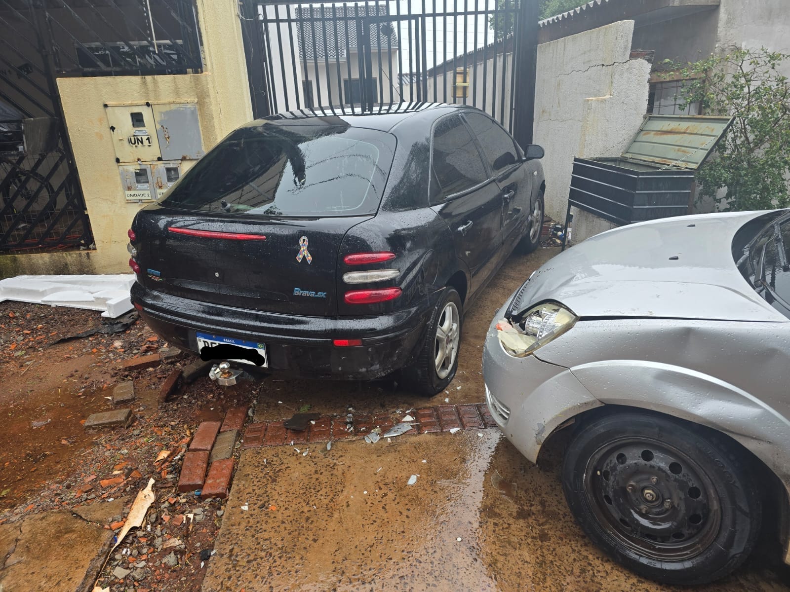 PM atende acidente envolvendo três carros