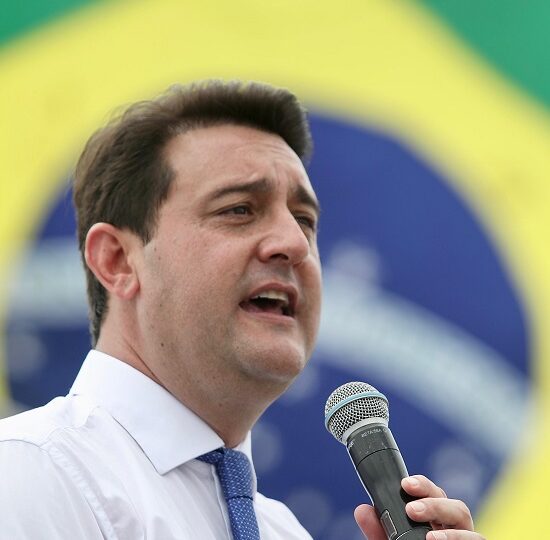 Ratinho Junior cresce nas pesquisas e desestabiliza a esquerda