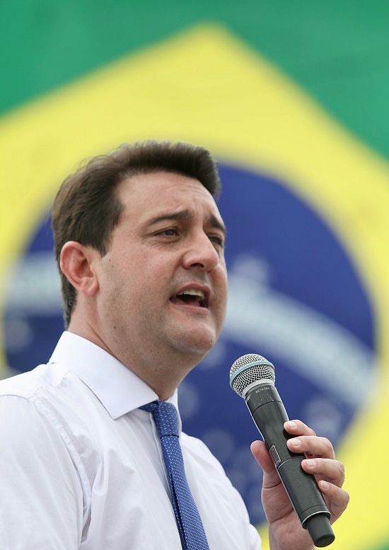 Ratinho Junior cresce nas pesquisas e desestabiliza a esquerda