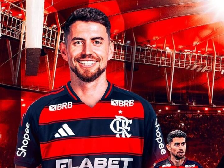 Jorginho veste o Manto Sagrado: “O Flamengo é o clube certo para mim”