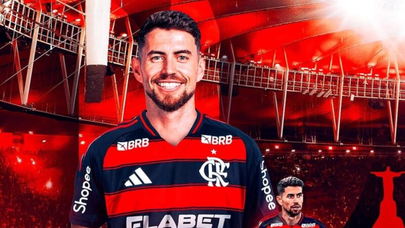 Jorginho veste o Manto Sagrado: “O Flamengo é o clube certo para mim”