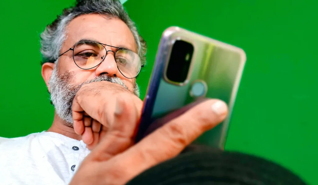 Alerta WhatsApp: Seu Perfil Corre Risco! Aprenda a Blindar sua Conta Contra Clonagens