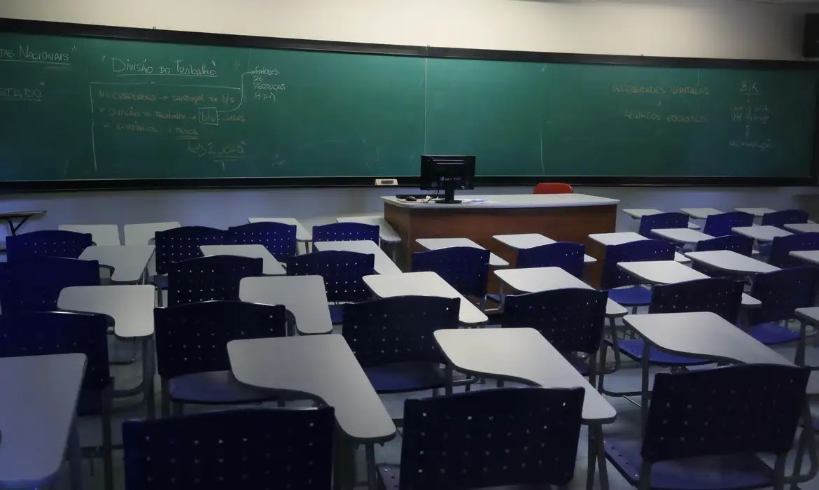 MEC publica edital do Prouni do 2º semestre; inscrição começa dia 30