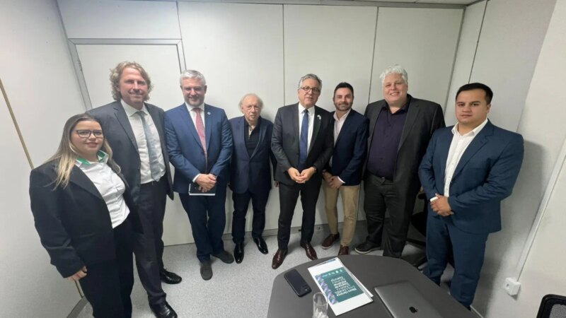 Ministério da Saúde avalia parceria com Unicentro em pesquisas sobre Alzheimer e nanomedicamentos