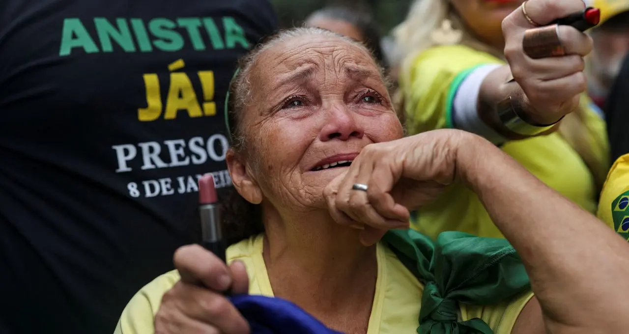 Ato Pró-Bolsonaro na Paulista Atrai Governadores e Acende Debate Sobre Justiça e Liberdade