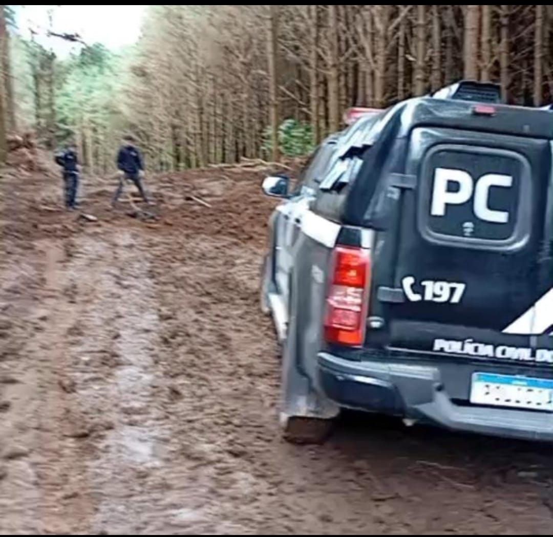 Preso, homem confessa onde enterrou corpo de casal morto por dívida na RMC