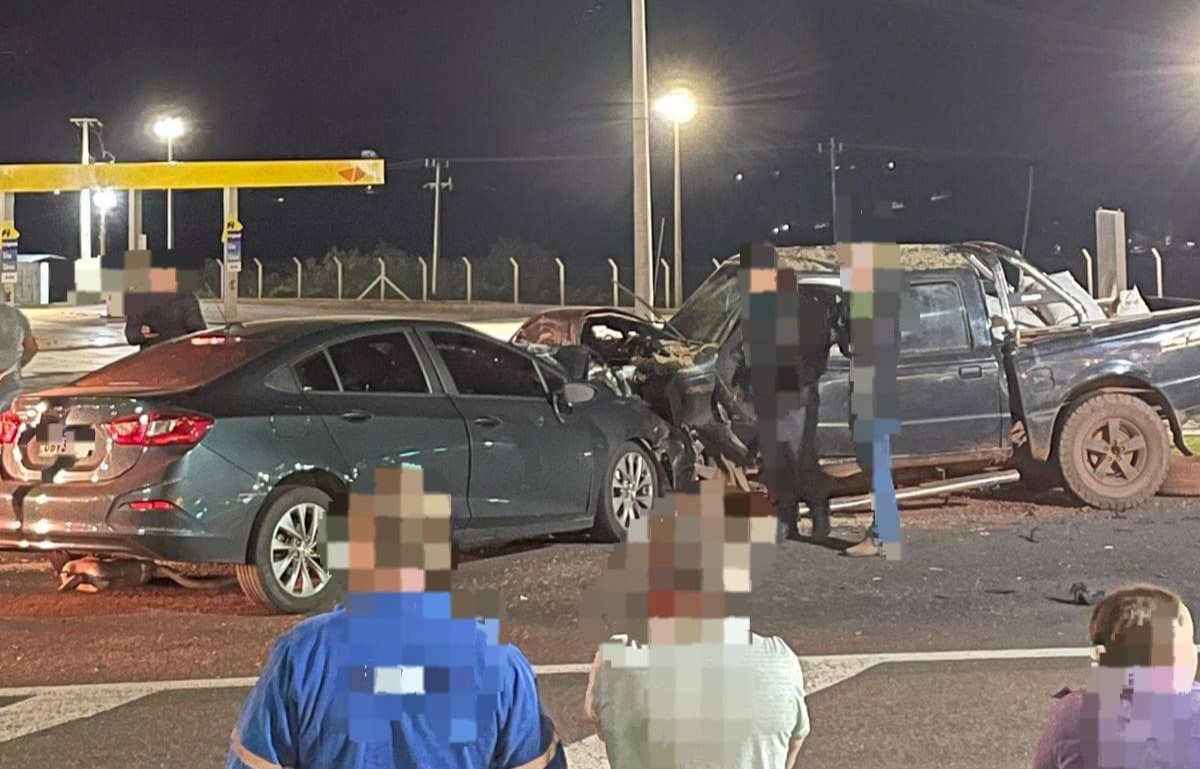Colisão frontal entre dois veículos resulta em morte na BR-376, em Nova Esperança