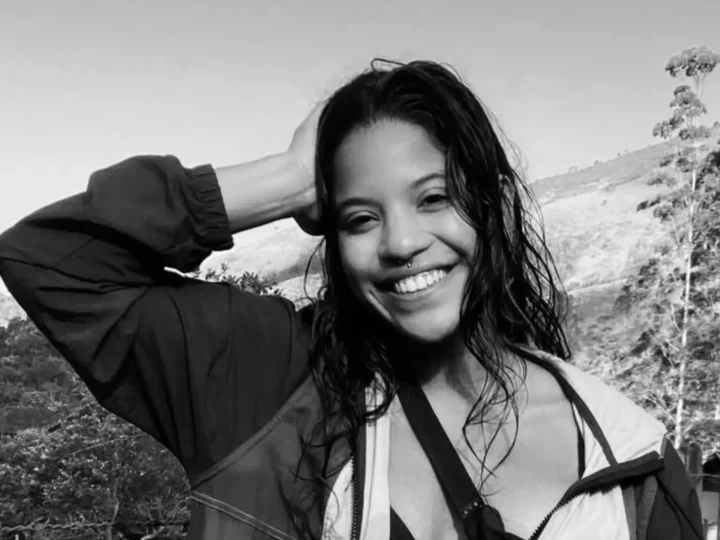 Autópsia revela causa da morte de brasileira que caiu em vulcão na Indonésia; Família acusa negligência no resgate