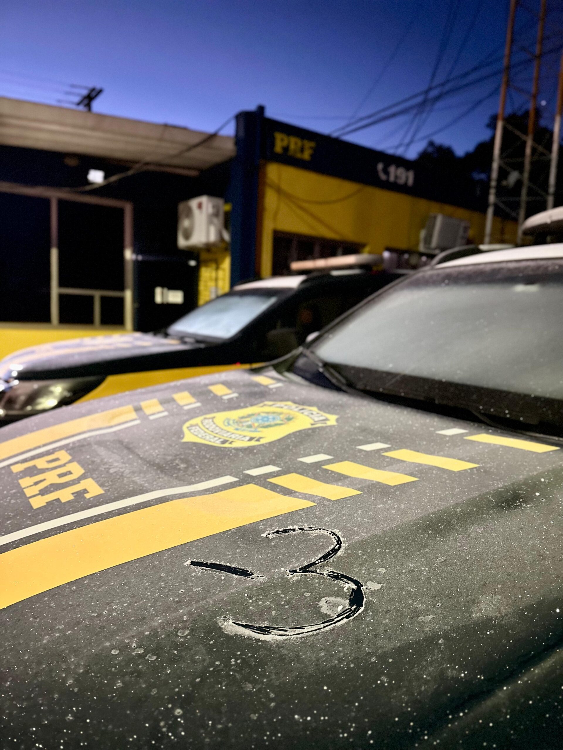 Onda de Frio Extrema Não Detém PRF em Guarapuava: Viatura Congela, Vigilância Permanece