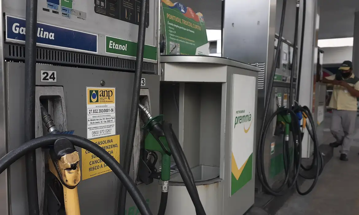 Gasolina Mais Barata: Petrobras Anuncia Redução no Preço para Distribuidoras