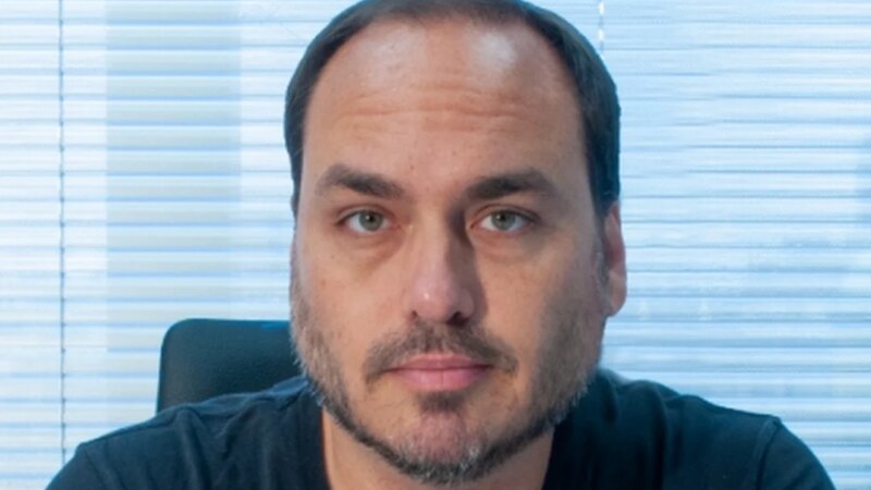 Carlos Bolsonaro Indiciado pela PF em Caso da ‘Abin Paralela’ Dias Após Anunciar Candidatura ao Senado