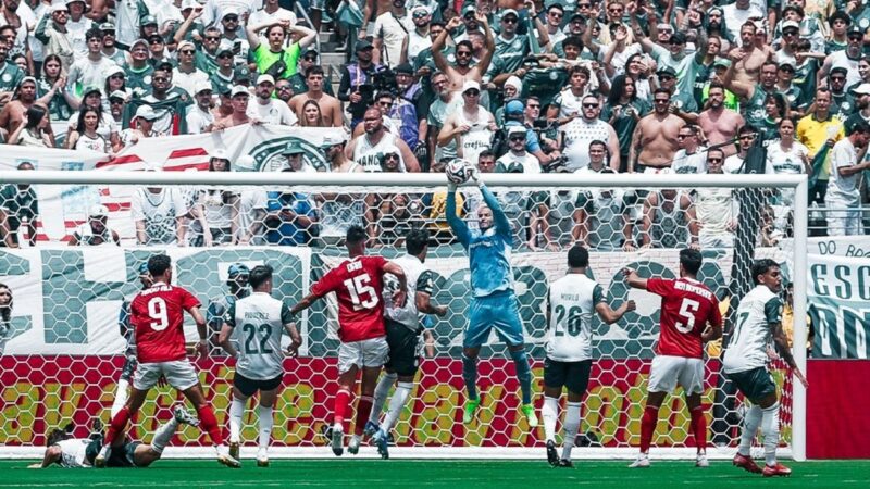 Palmeiras vence Al-Ahly no Mundial de Clubes em jogo marcado por gol contra e paralisação por tempestade