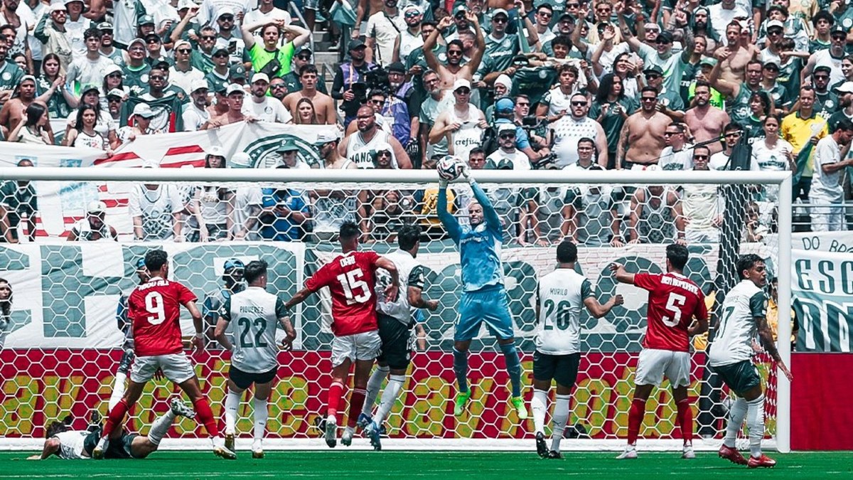 Palmeiras vence Al-Ahly no Mundial de Clubes em jogo marcado por gol contra e paralisação por tempestade