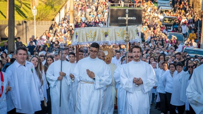 Previsão de Chuva Altera Roteiro de Corpus Christi em Guarapuava: Celebrações Adiantadas