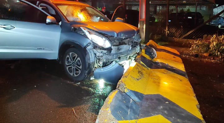 Motorista Ignora sinalização de Interdição e Sofre Acidente
