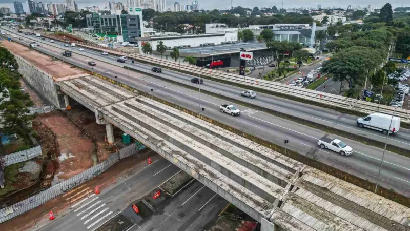 Trânsito em Curitiba: Obras do Complexo Tarumã Interditam Trecho da Victor Ferreira do Amaral a partir desta Sexta