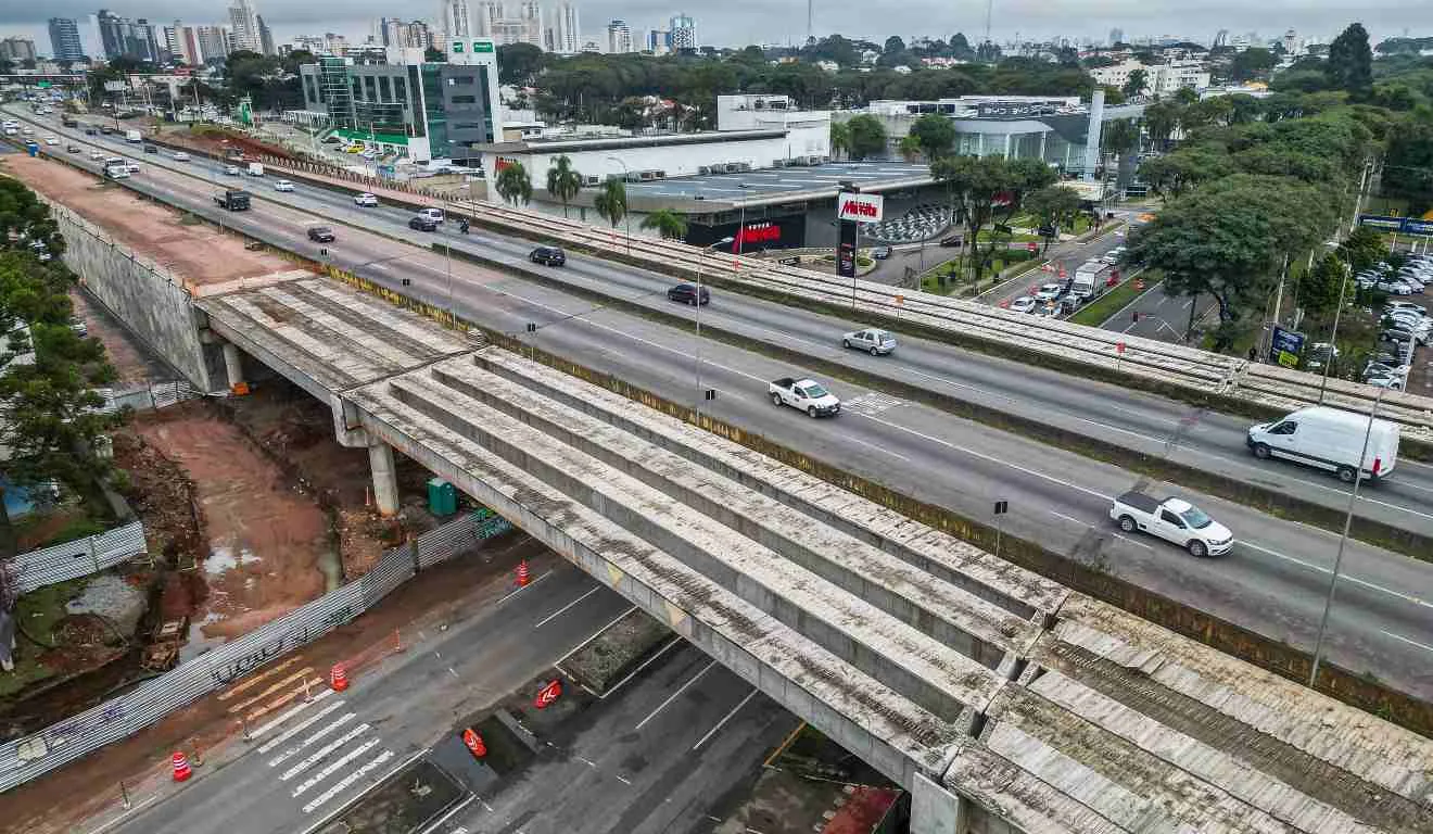 Trânsito em Curitiba: Obras do Complexo Tarumã Interditam Trecho da Victor Ferreira do Amaral a partir desta Sexta