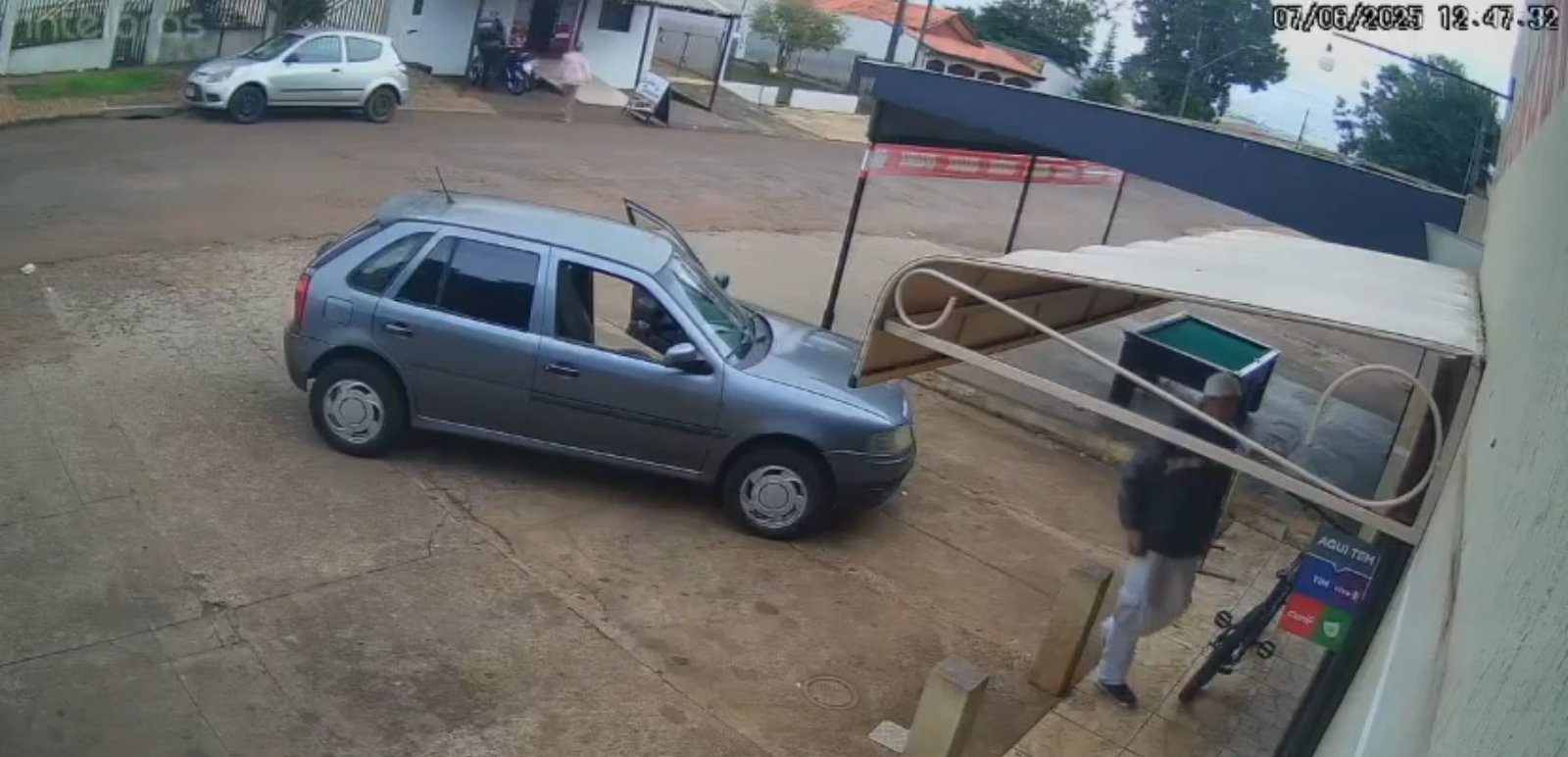 Câmera de Segurança Flagrou Furto de Bicicleta no Bairro Morumbi em Cascavel