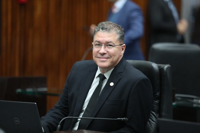 Desembargadora vota pela cassação de mandato de deputado