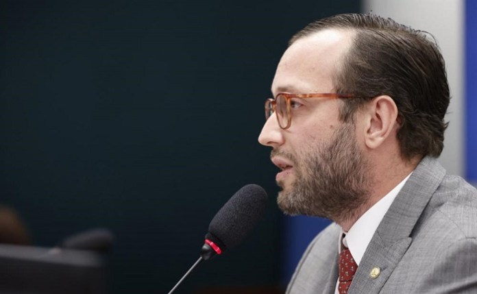 Felipe Barros é um dos favoritos ao Senado Federal