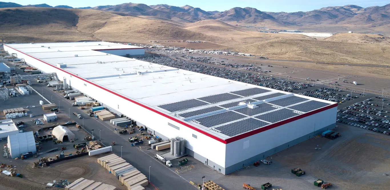Tesla Acelera na China com Projeto de Armazenamento de Energia de US$556 Milhões em Xangai