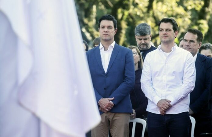 Políticos e aspirantes comparecem a procissão de Corpus Christi