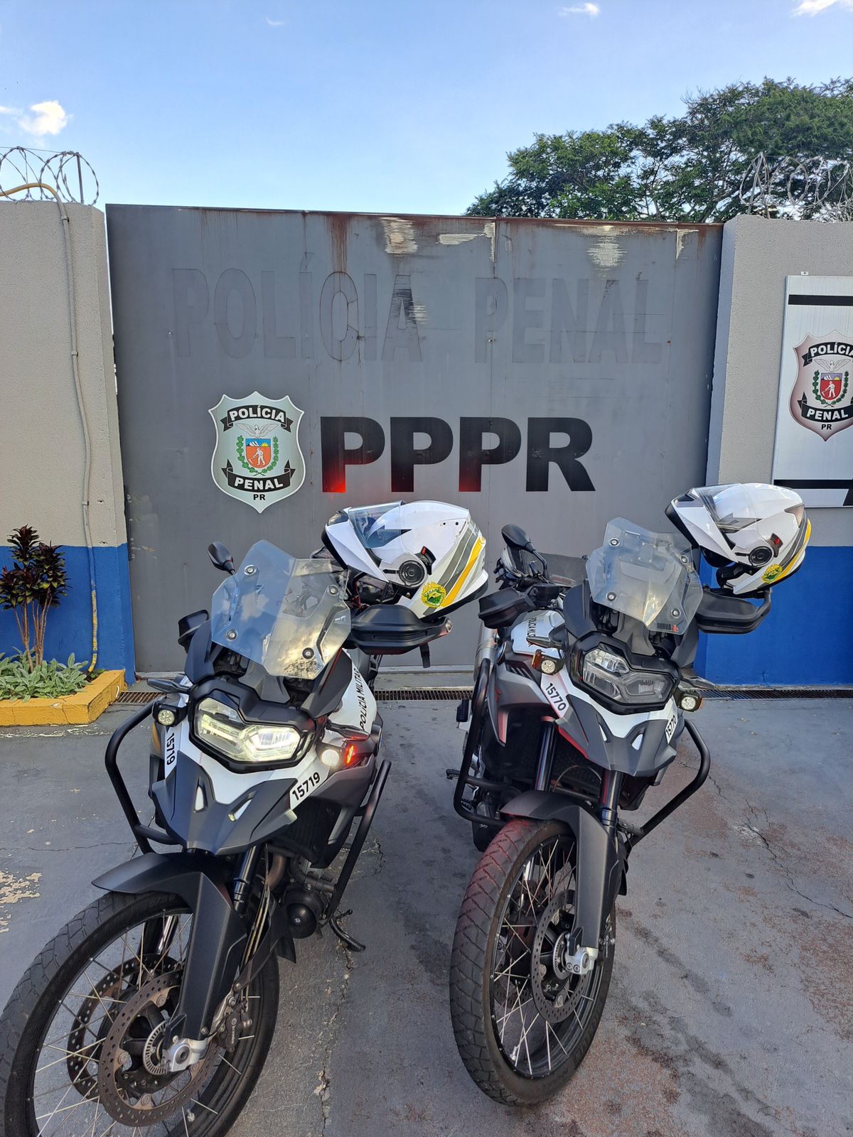 Pelotão de Motos do 12º Batalhão prende sete foragidos da Justiça na região central de Curitiba