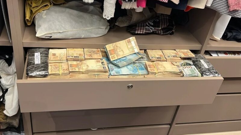 Operação da PF Encontra R$ 3 Milhões em Dinheiro Vivo na Casa de Ex-Prefeito do PT na Bahia