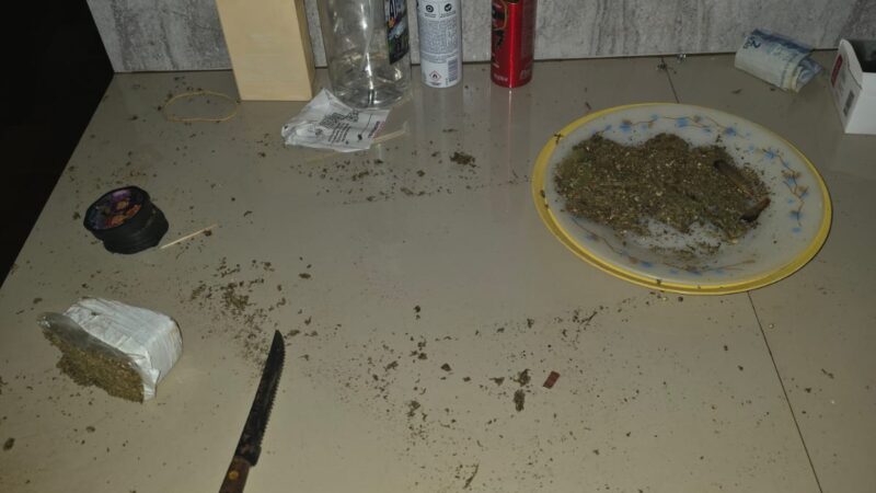 Homem é preso com 15kg de maconha após luta corporal com policial em Guaíra