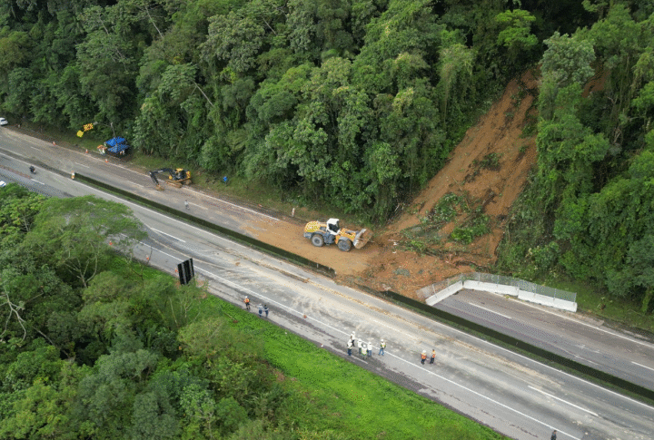 BR-277: Deputado busca soluções urgentes com EPR e ANTT após deslizamentos