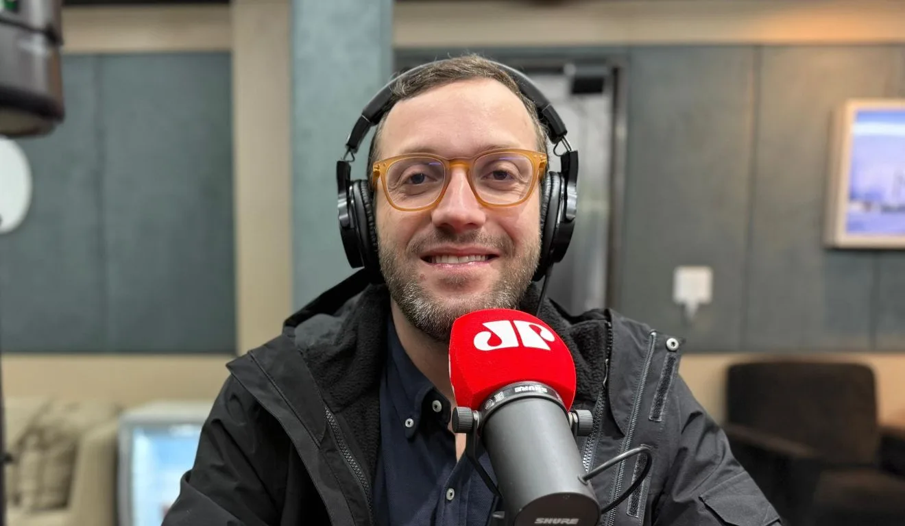 Filipe Barros Detona Aumento de Impostos e Aponta Gastos Excessivos do Governo Lula