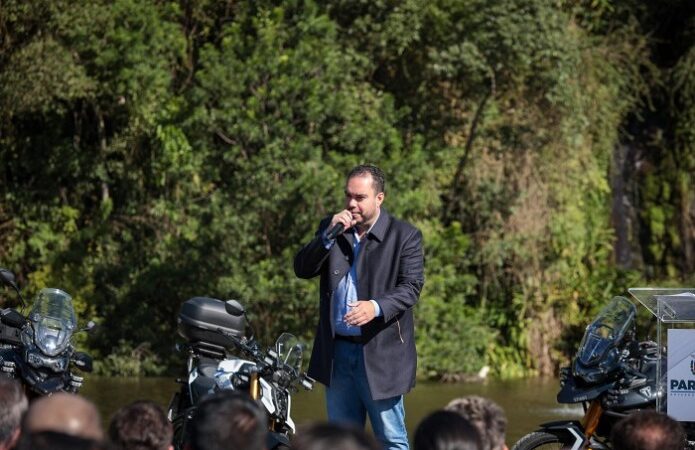 Paulo Martins continua brigando para disputar o governo